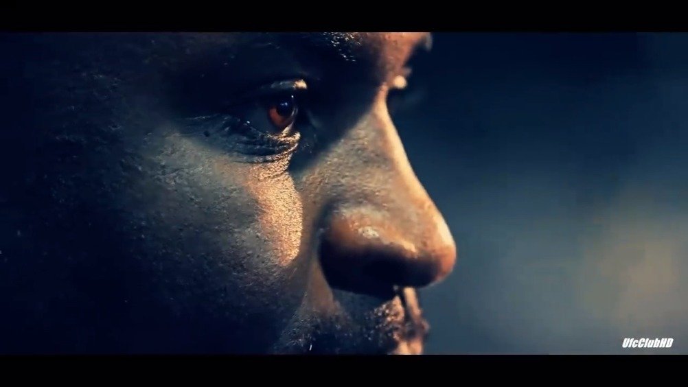 铁血战士弗朗西斯-纳干诺,连续两场首回合ko了剃刀和院长后