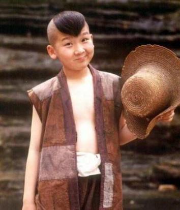曾经非常红的十位童星,前五位成当红偶像,最后五位输给了长相!