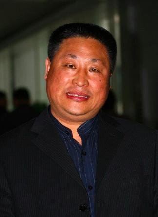 然而除了李正春,赵本山还有2位徒弟意外离世,2016年徒弟张小光因为