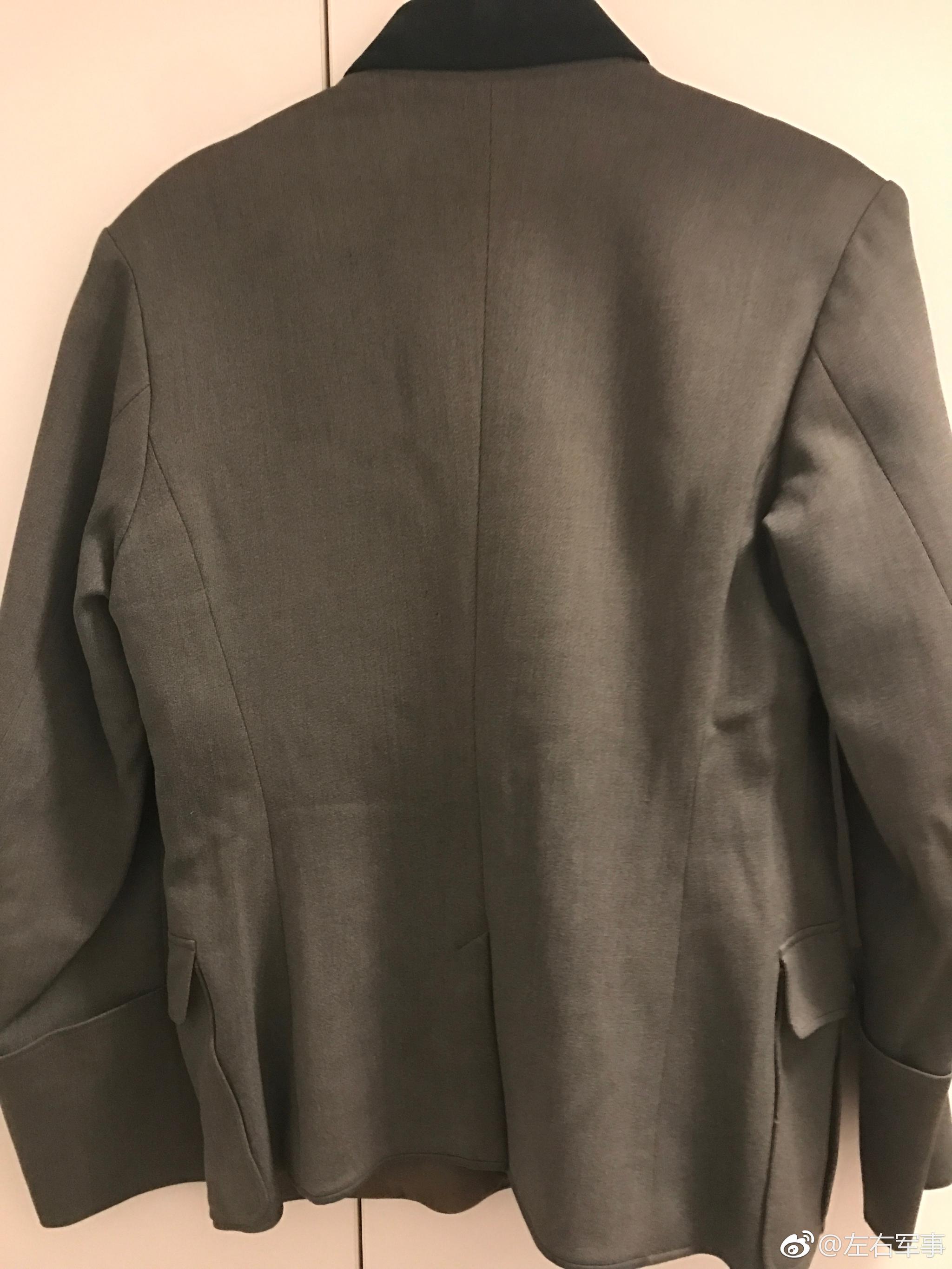 po主收藏的一件原品二战德军炮兵少校m36常服,自带克里米亚盾章.