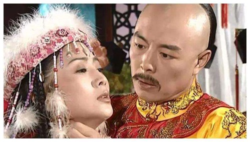 《还珠格格》回疆王为何执意拆散含香和蒙丹,将含香送入宫为妃?