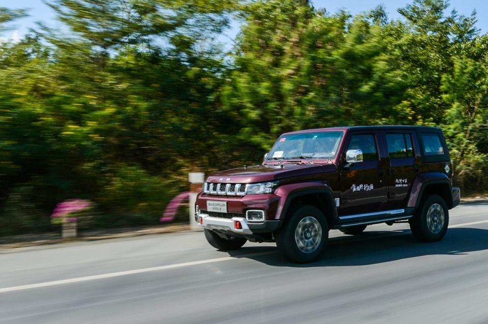 硬汉也温柔试驾北京bj40plus城市猎人版柴油版67