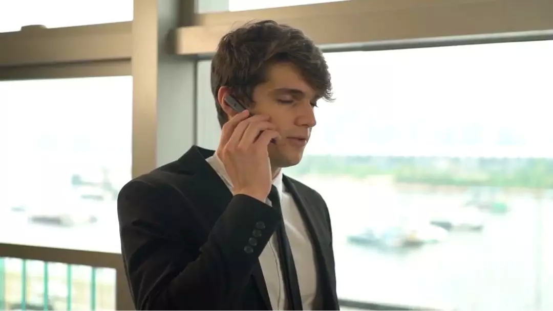 国外总给我打电话的人是谁