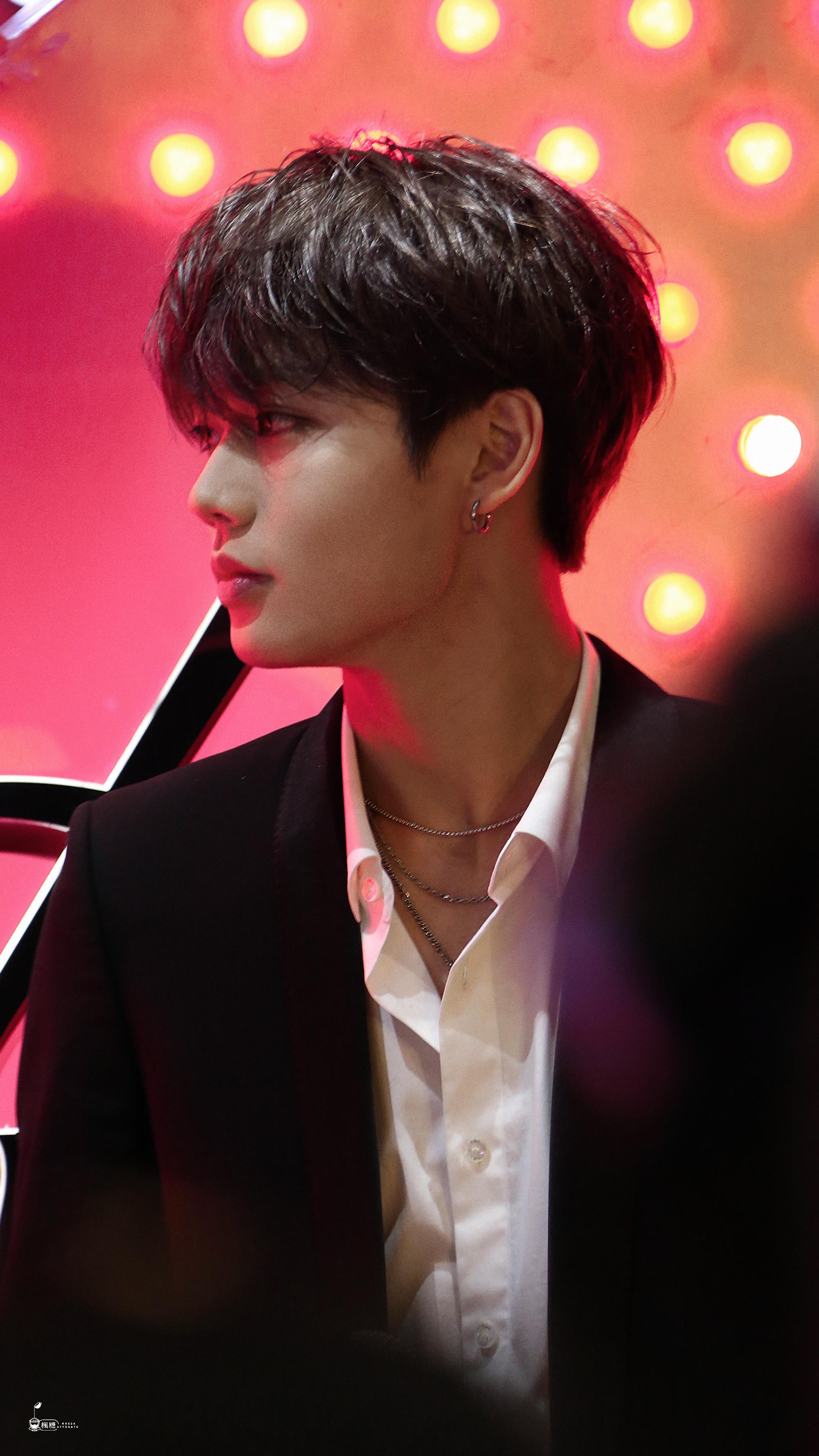 林彦俊南京品牌活动饭拍好久不见的新鲜小橘西装眼神杀真的太勾人了