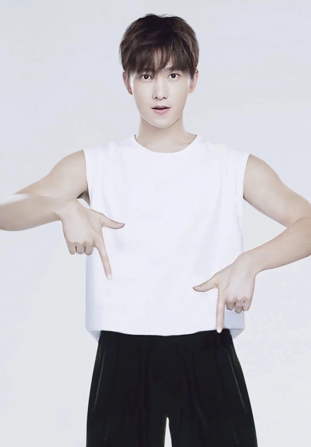 荷尔蒙爆棚的肌肉咩越来越man了杨洋