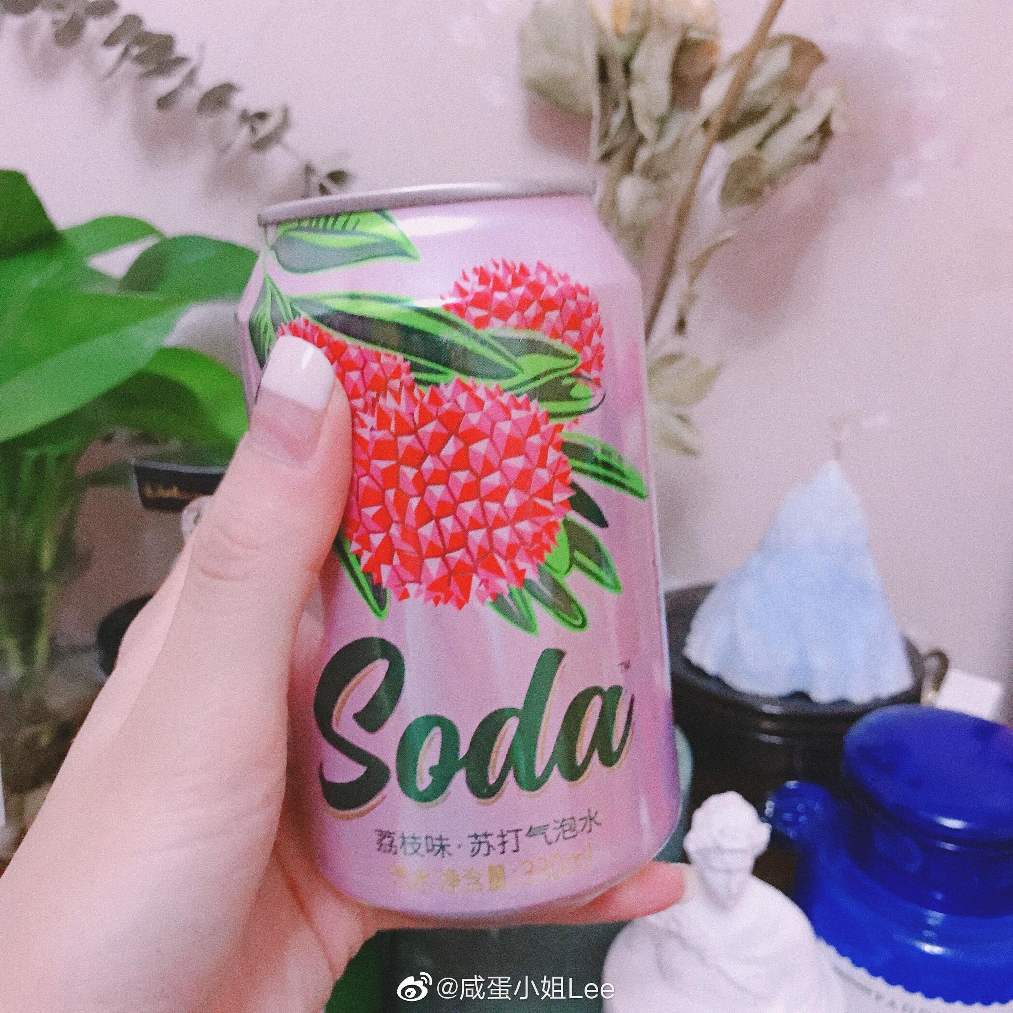 近期好吃好喝的都是水果味名仁荔枝味苏打气泡水04不会甜腻口感清