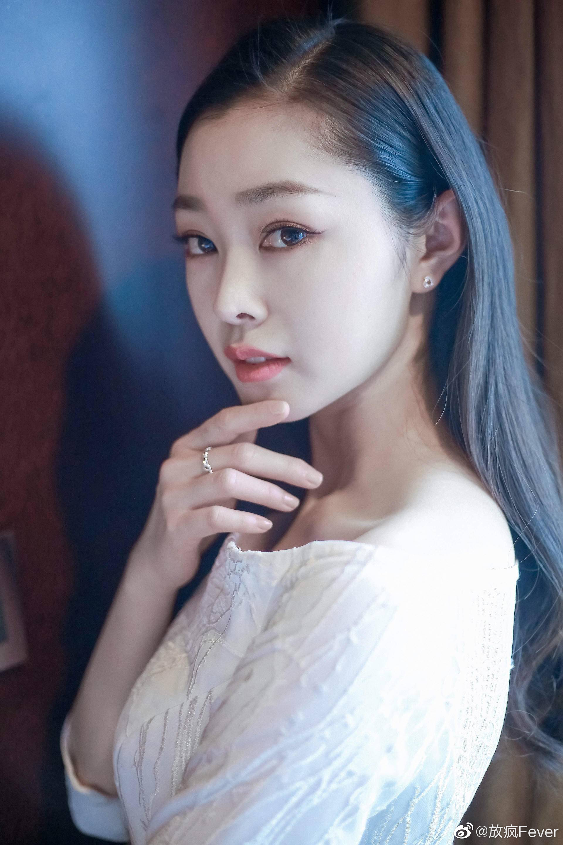 演员 清新仙美白裙出席活动,亮白肌肤气质尽显.今天