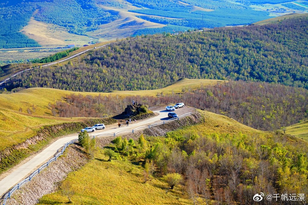京北第一天路蜿蜒起伏,望坝上山峦,览坝下群山巍峨,始于田园