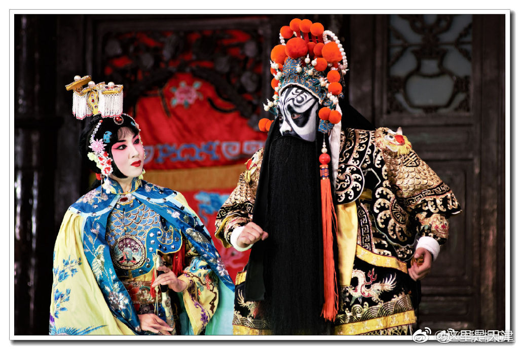 天津京剧院演出的《霸王别姬》剧照.李珊珊饰演虞姬;高航饰演项羽