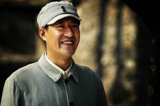 他恋上小13岁娇妻,出道22年零绯闻,如今爱情事业双丰收