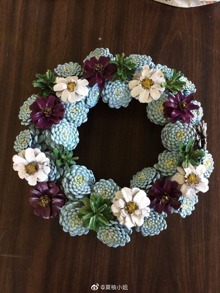 松果做出的漂亮装饰品