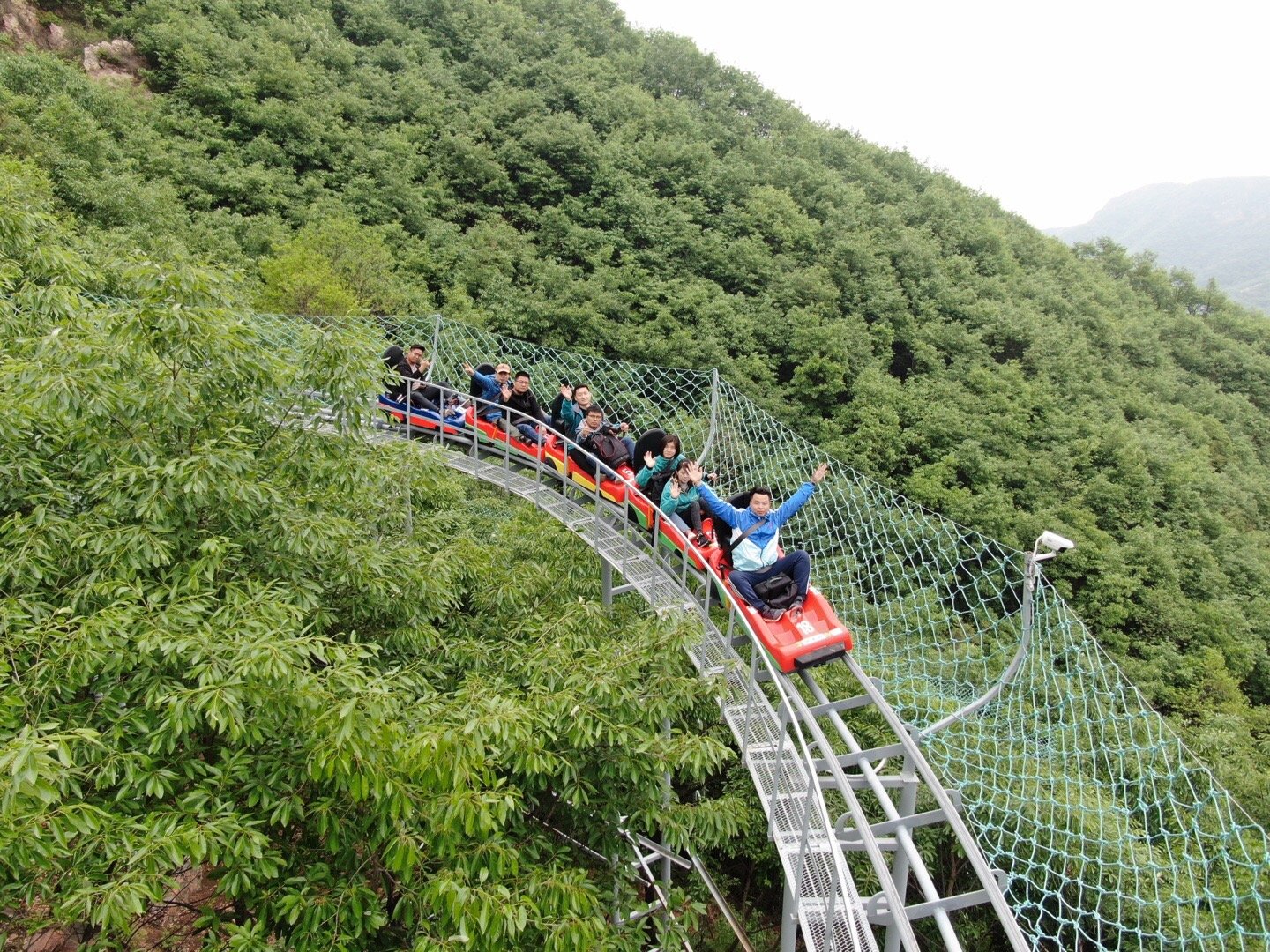河南新密伏羲山实景"过山车"