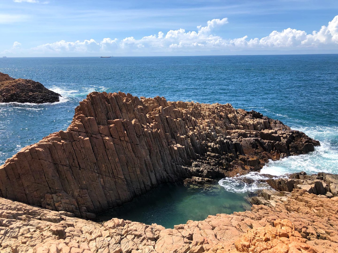 六角火山岩柱是香港世界地质公园的主要组成部分