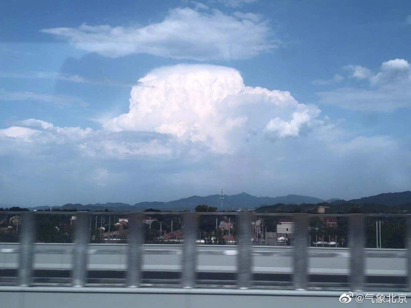 雷达图中红得发紫的对流云团