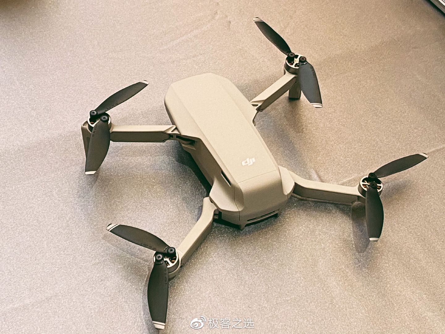 只比手机重一点还有30分钟续航大疆mavicmini已加入购物清单