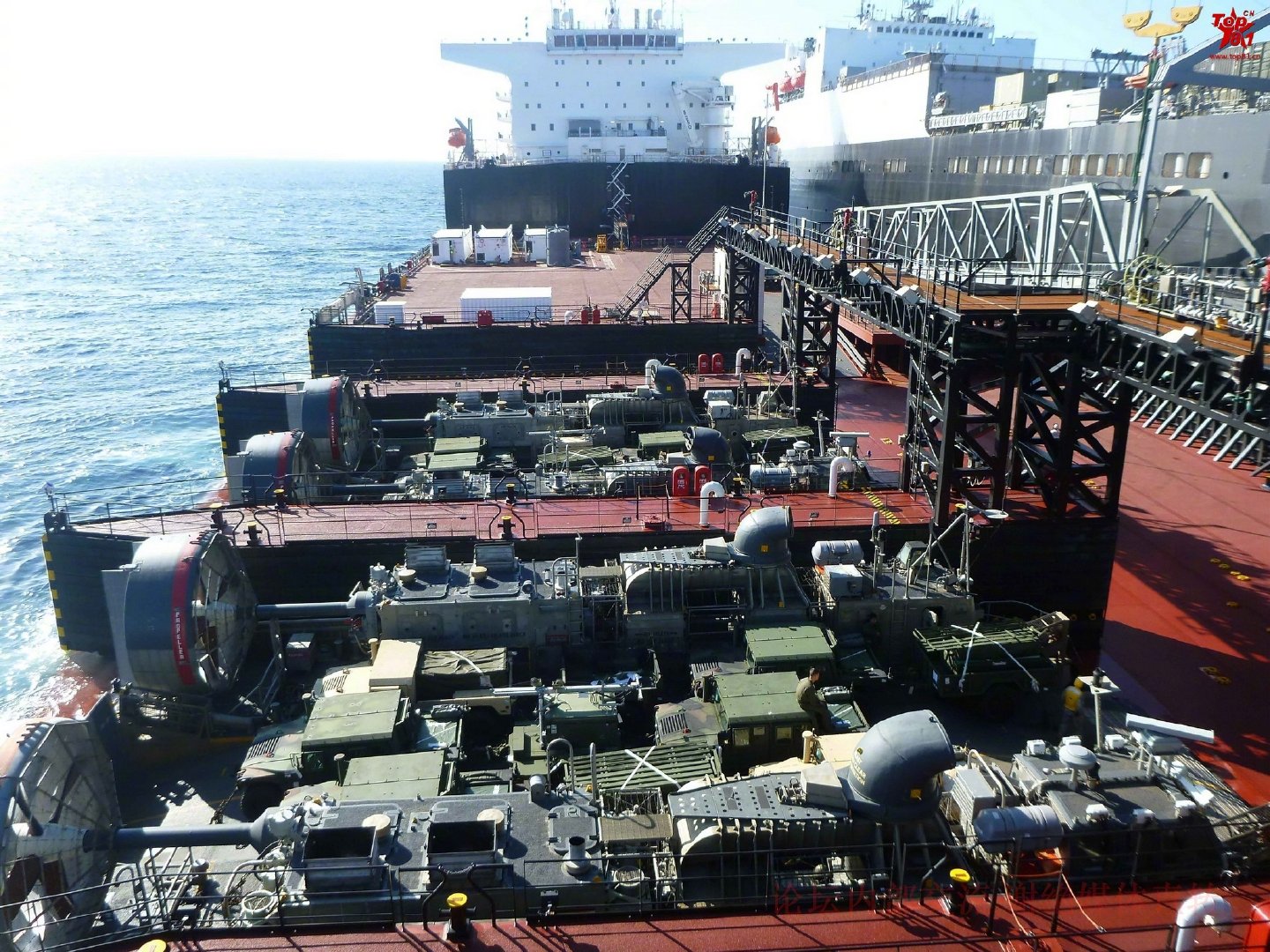 美军在全球各热点海域部署有大量的海上预置舰_高清图集_新浪网