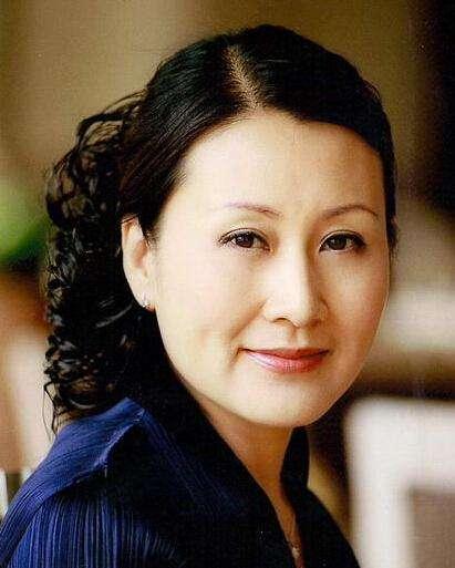 凭借作品《渴望》成名的她,女儿进军娱乐圈,一路低调凭自己实力|张