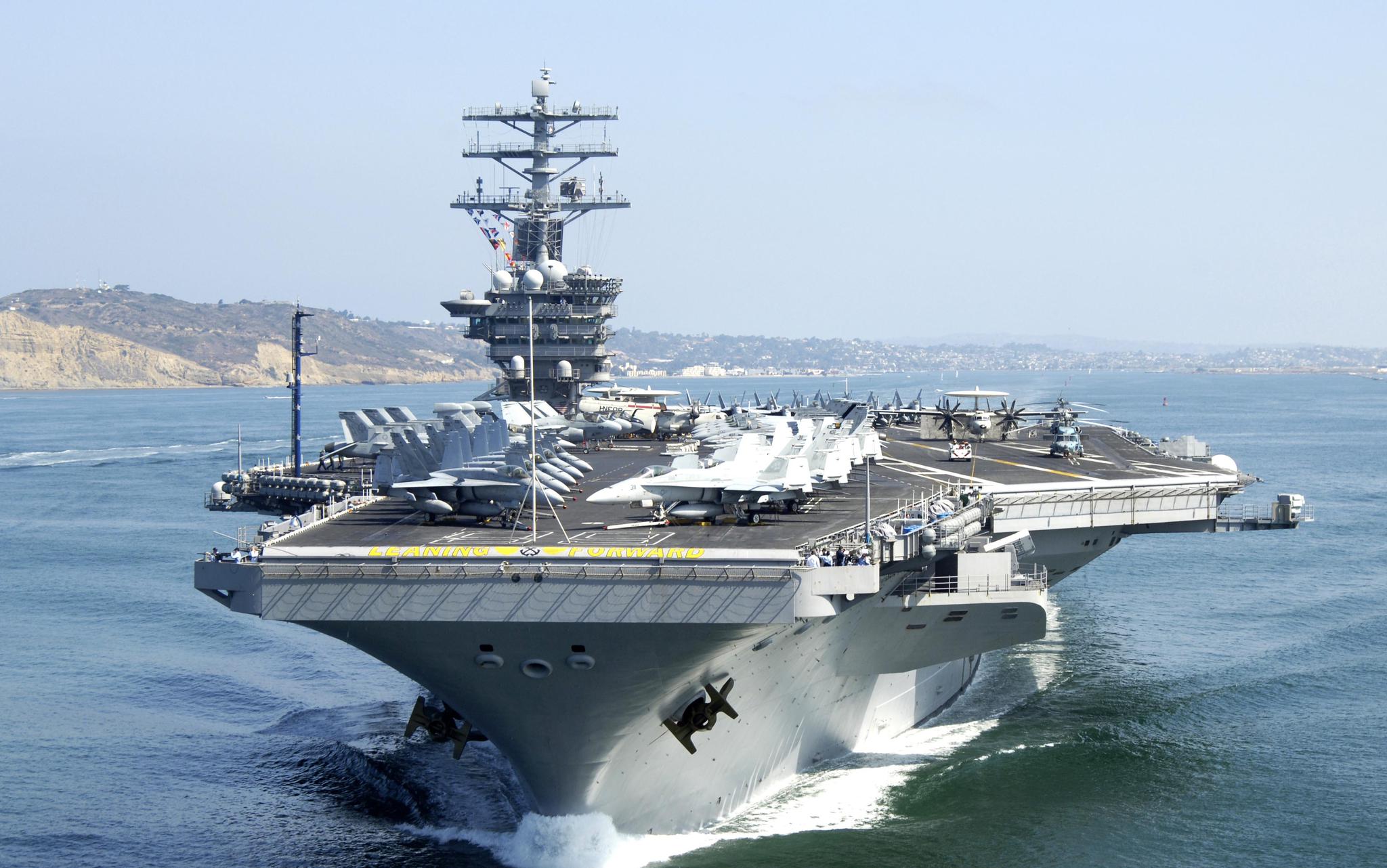 其实美国航母也用蒸汽轮机