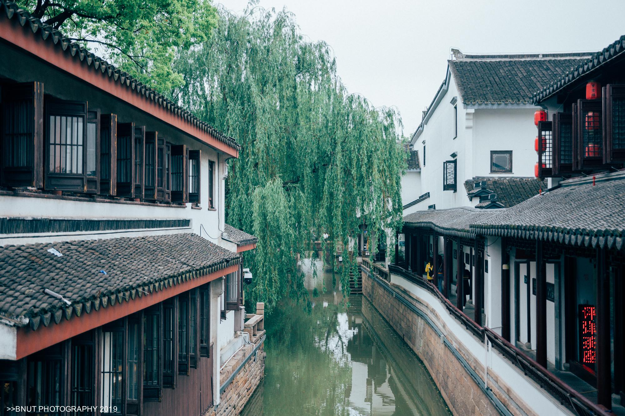 平江路是苏州的一条历史老街小桥流水人家