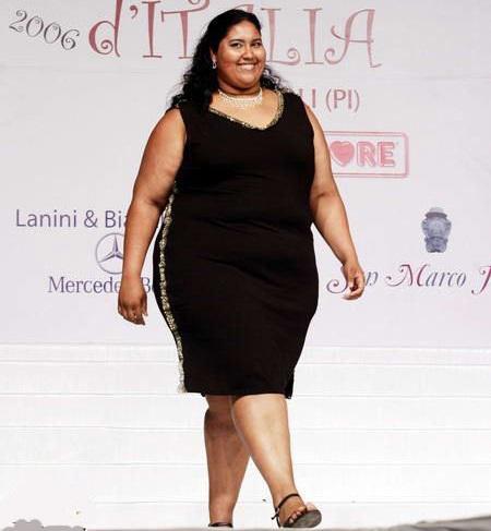 这个地方以胖为美,男女都喜欢穿裙子,只为更好的展示身材