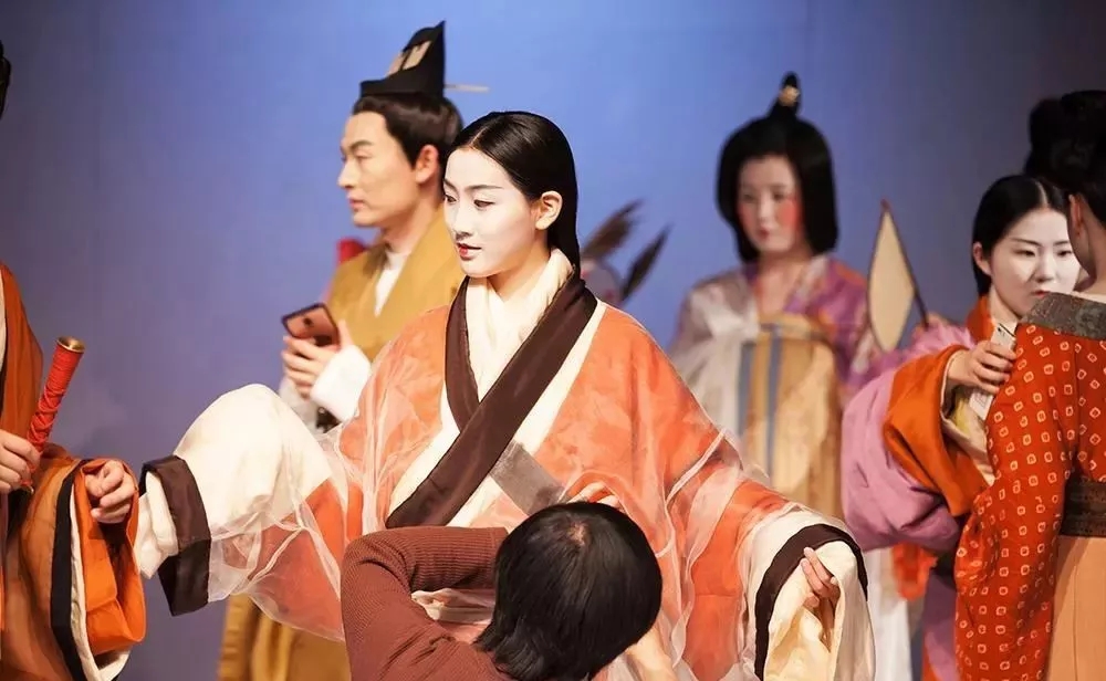 你看的电视剧都是骗人的,这才是真正的古代服饰|汉服|复原|装束_新浪新闻