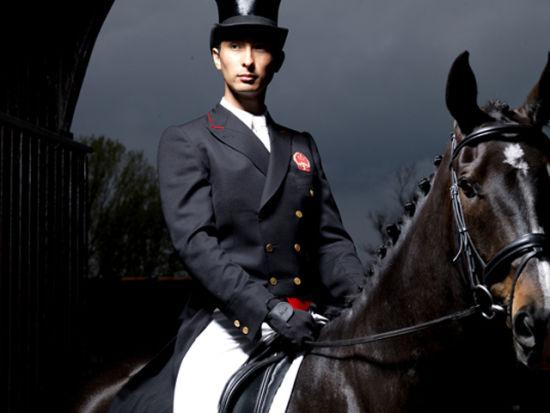 他是中国的马术王子,家世显赫却放弃英国贵族身份,为中国效力!