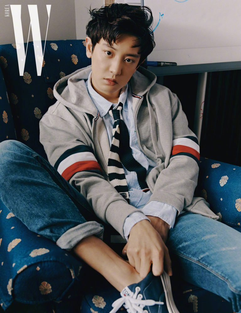 朴灿烈 x w | korea最新画报公开,帅气沉稳中又透露着少年般的纯真
