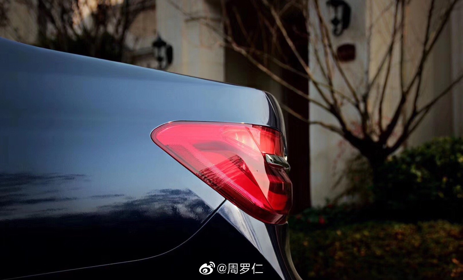 宝马7系改色宝石青 一台的具有时尚且动感的汽车宝马7系 高清图集 新浪网