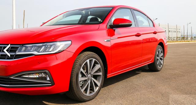 我喜欢大众宝来,红色的比较好看,主要有气质