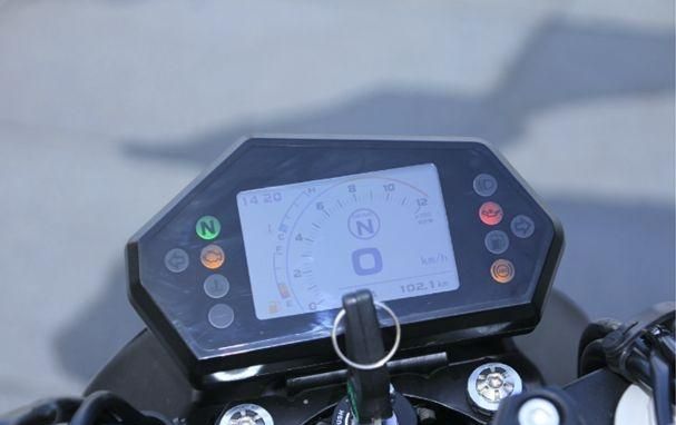 29800元,贝纳利302s静态测评