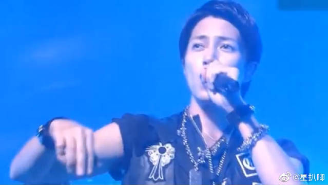 山下智久那些完美诠释性感的live混剪 太帅了 山下智久那些完美诠释性感的live混剪 太帅了