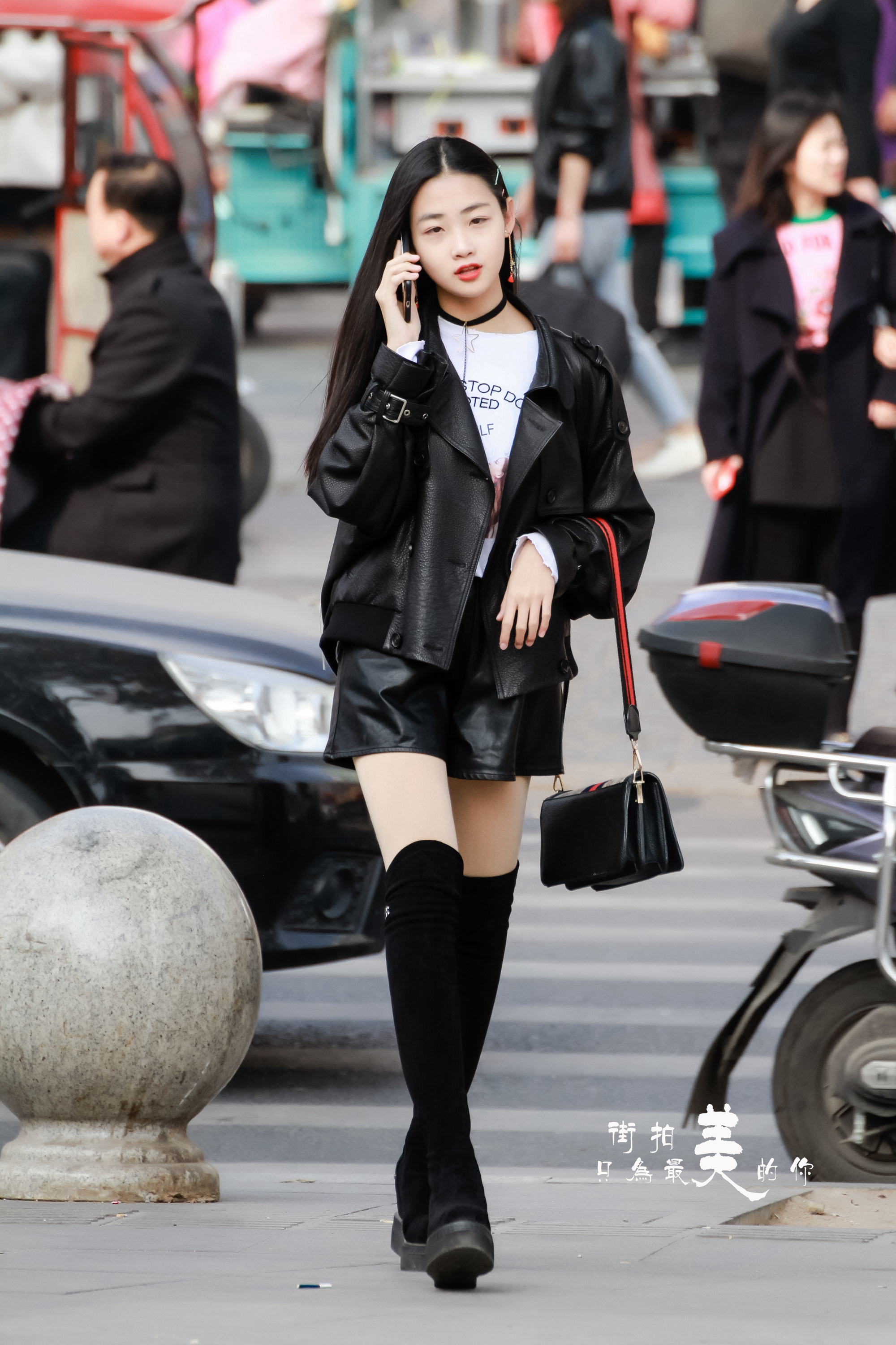 皮衣皮裙长筒靴这么穿好看又保暖