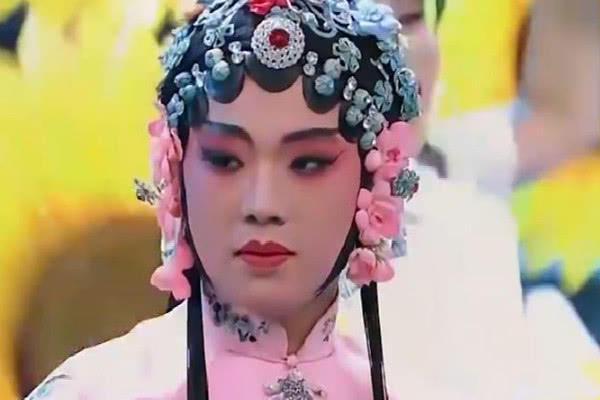 德云社女装大pk,郭德纲张云雷谁更美?网友:个个都是大佬啊!