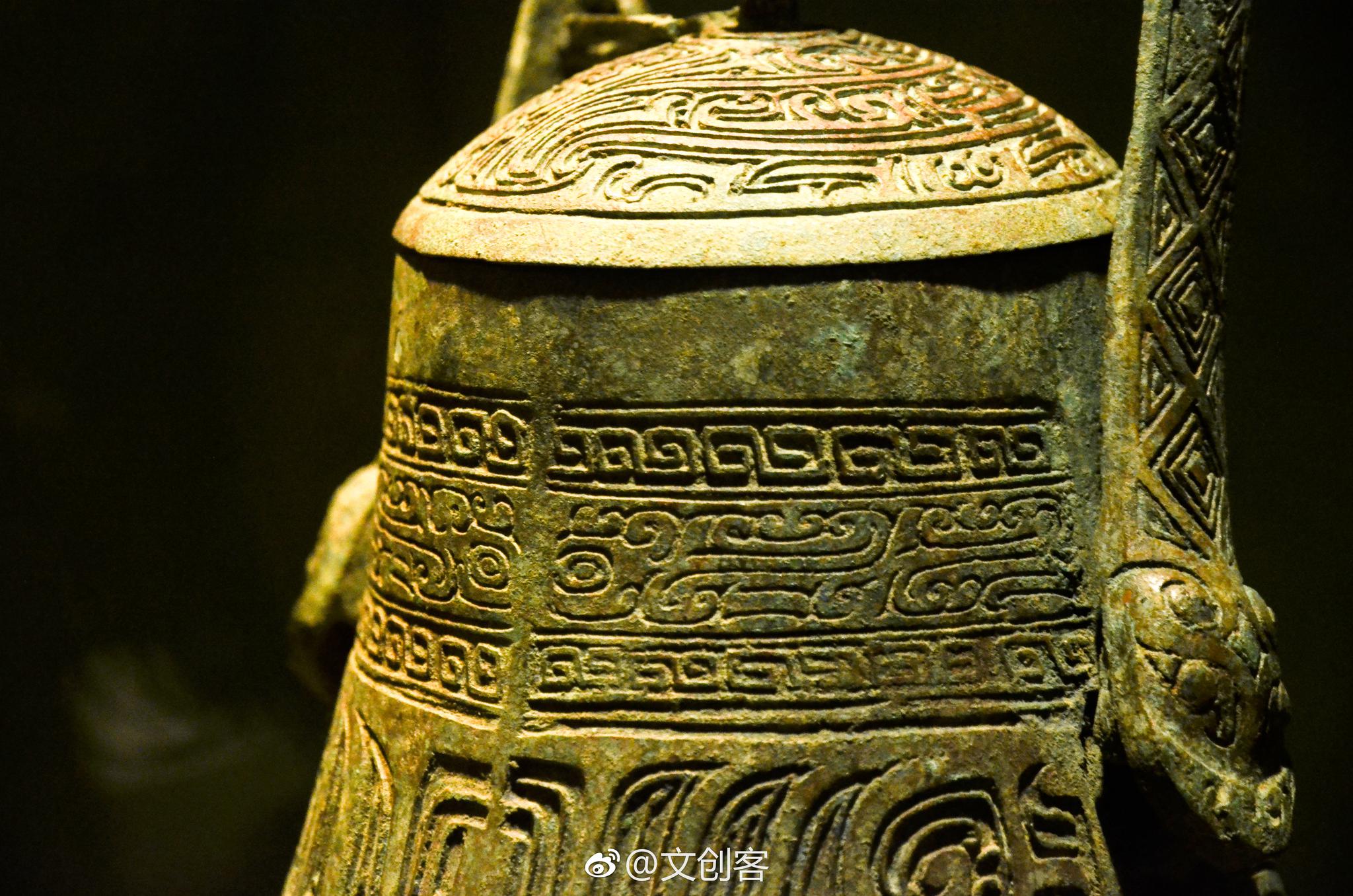 兽面提梁铜卣(you)商代前期(公元前1600~前1300年)1982年郑州市|兽面|纹饰|郑州市|河南博物院|通身_新浪新闻