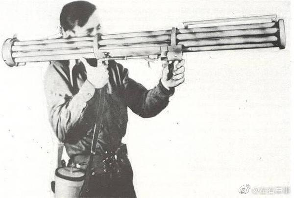二战后期德军一种非常特殊的单兵武器 名为刺拳多管火箭筒
