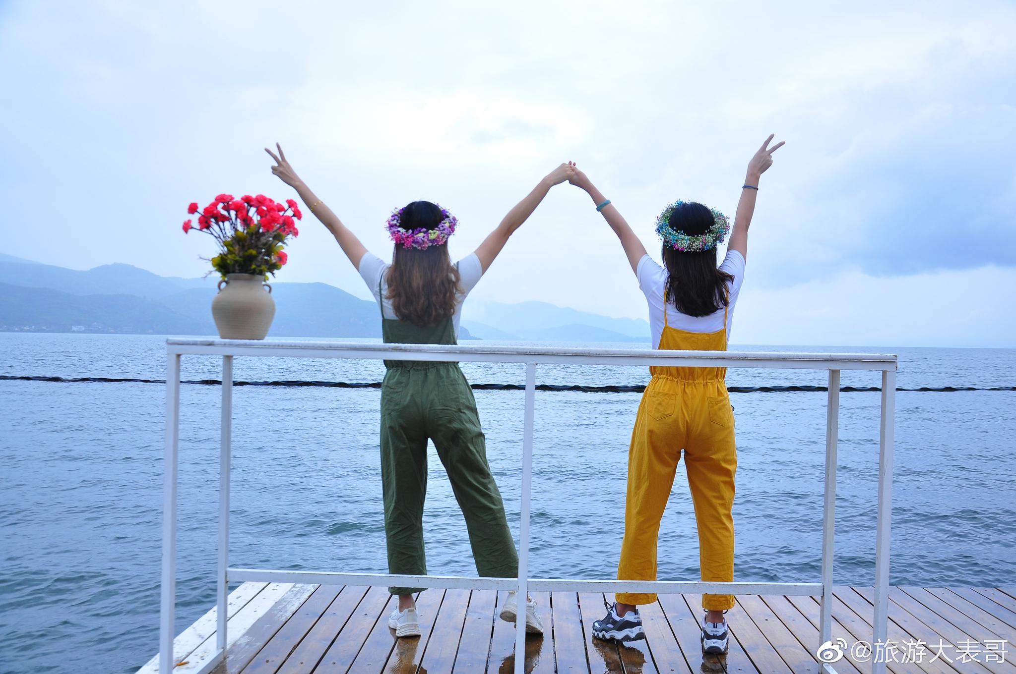 手牵手一步两步三步一起走做一辈子的好朋友大理洱海