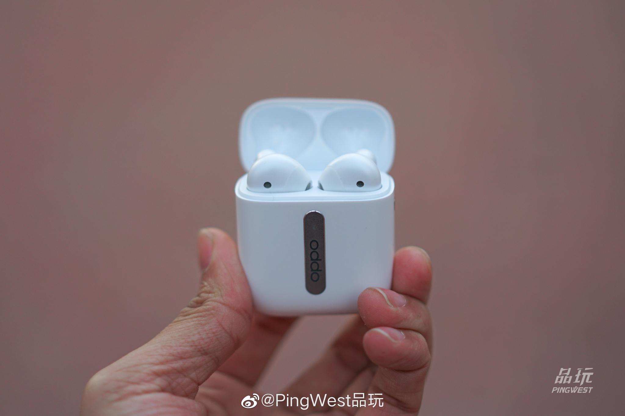 随opporeno3系列发布的oppoencofree蓝牙耳机