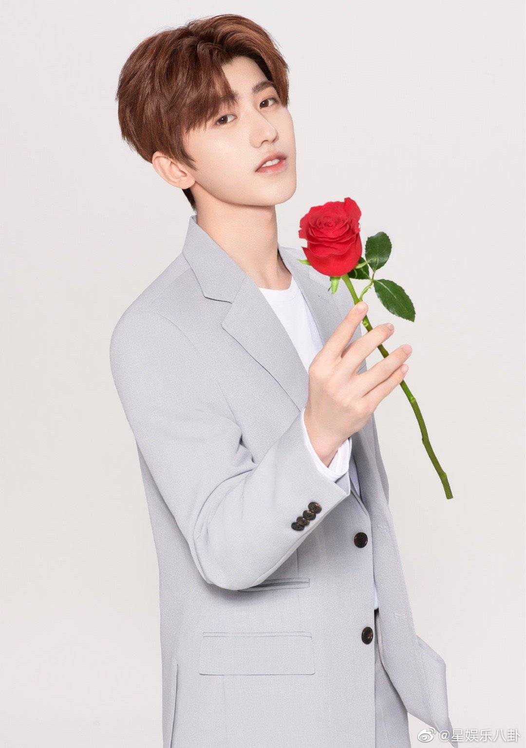 蔡徐坤520特地在超话发博为ikun点了一首ifi02aintgotyou不仅