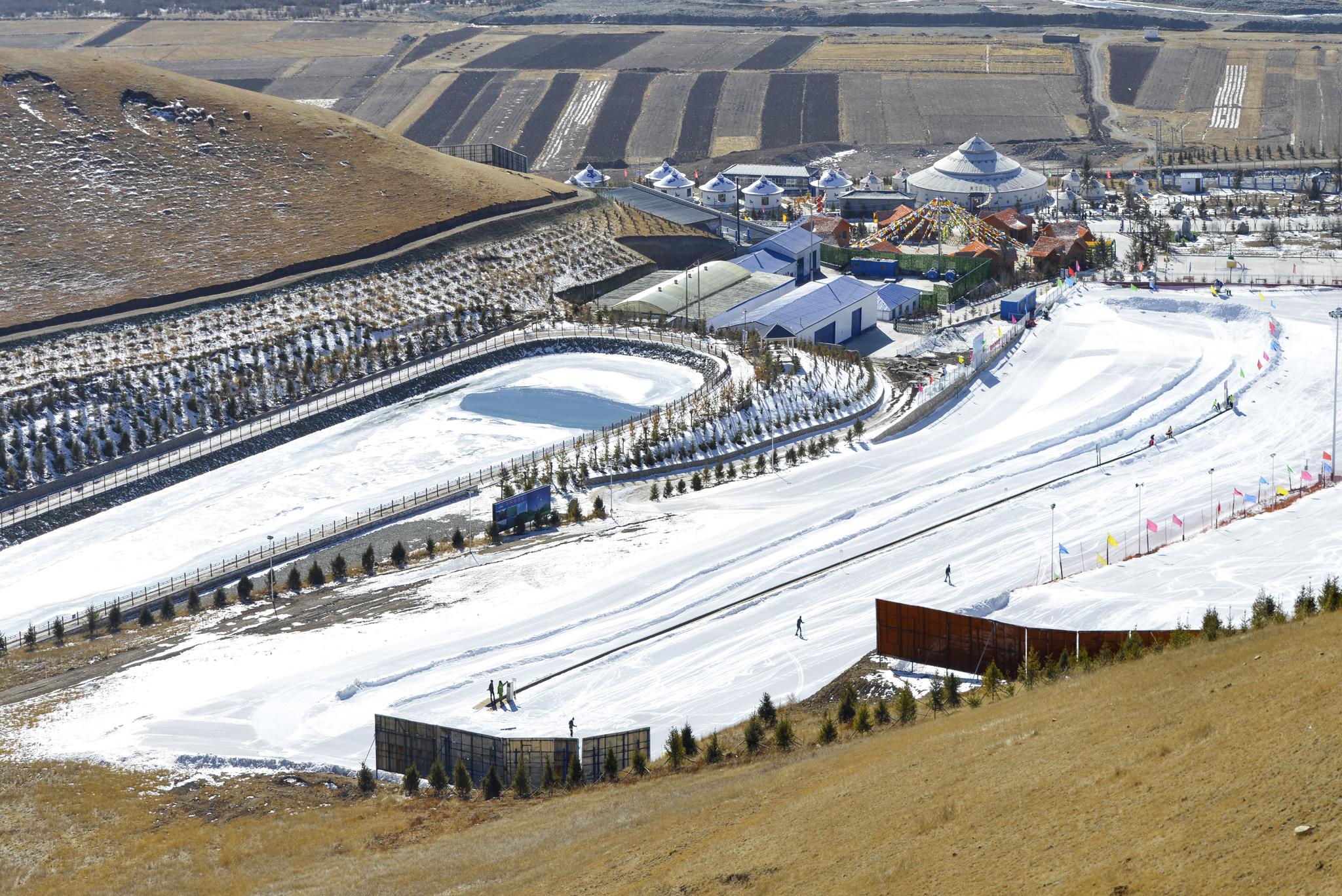 甘肃武威:马牙雪山脚下的乌鞘岭滑雪场,一个让人激情四射的地方