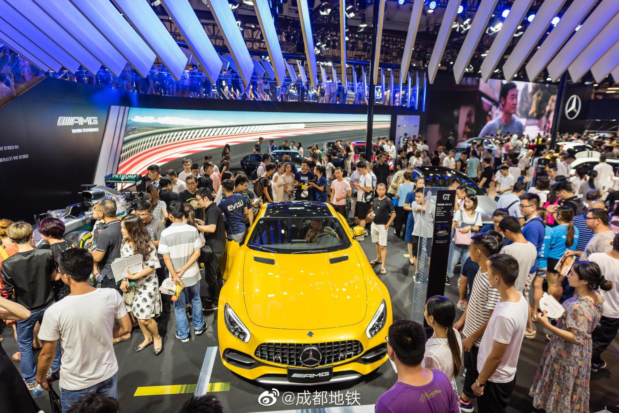 成都车展首次移师西博城,这样买门票打折还送路费