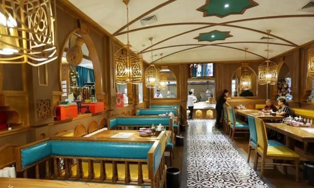 新疆都是荒漠戈壁?这几家高颜值餐厅