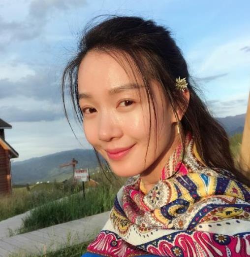 她被称为"氧气美女",因为电视剧《枪花》成名,如今生活很幸福