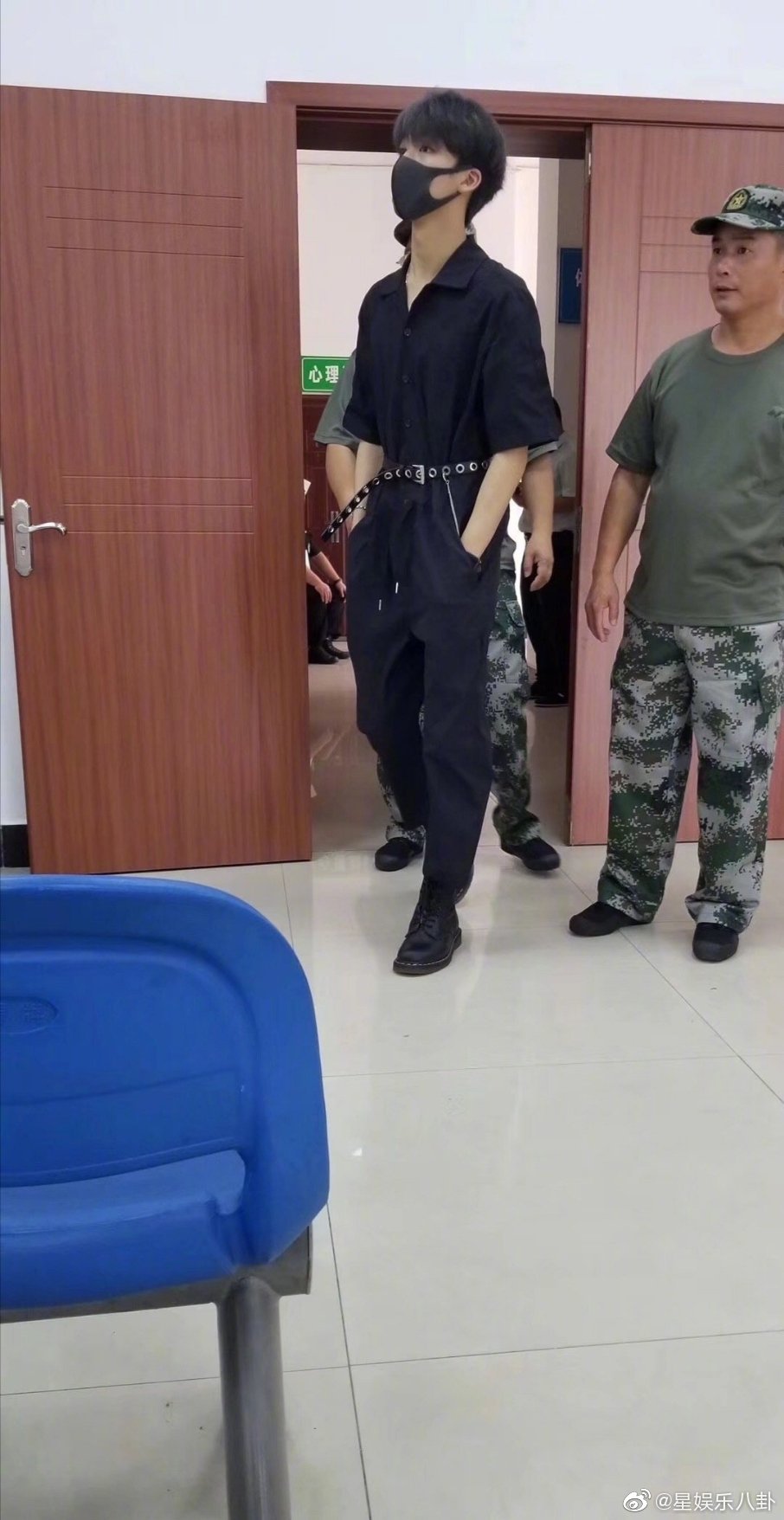 来一局!男生的快乐真的好简单,打个游戏就聊上了!