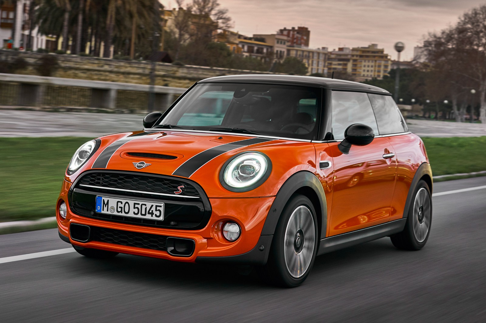 仅仅是一台玩具车? 英伦座驾mini cooper解析