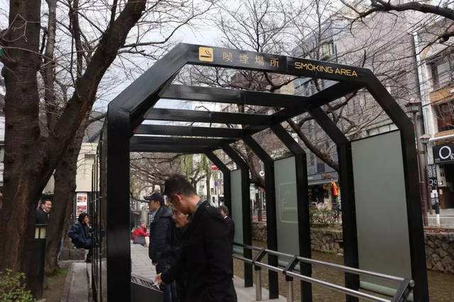 日本随处可见的吸烟区,烟民不计其数,为何人均寿命还那么高?
