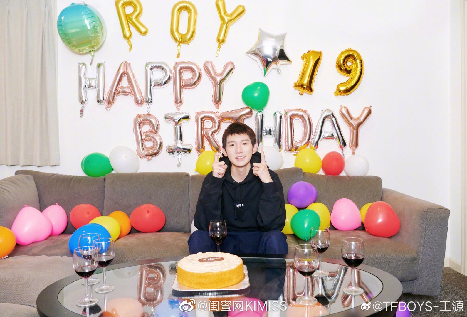 今天是王源19岁生日,刚刚发布了生日长文莫名很感动,"不负光阴