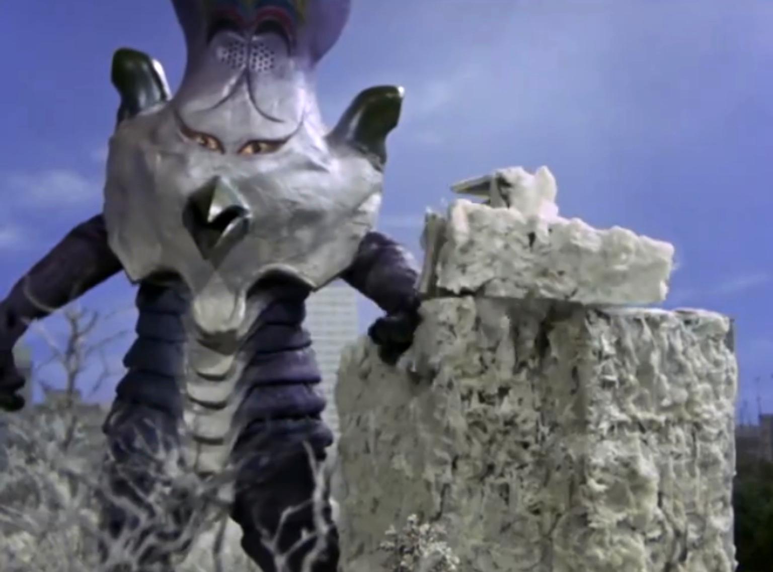 奥特曼:同样被称为是雪男,宇宙人跟超兽哪一个更强?