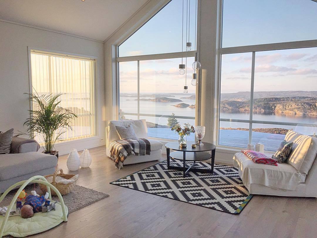 有落地窗的北欧风