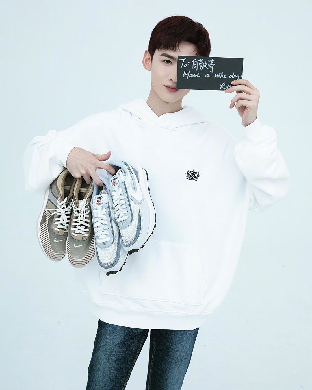 瞅瞅白敬亭的球鞋收藏!羡慕啊!