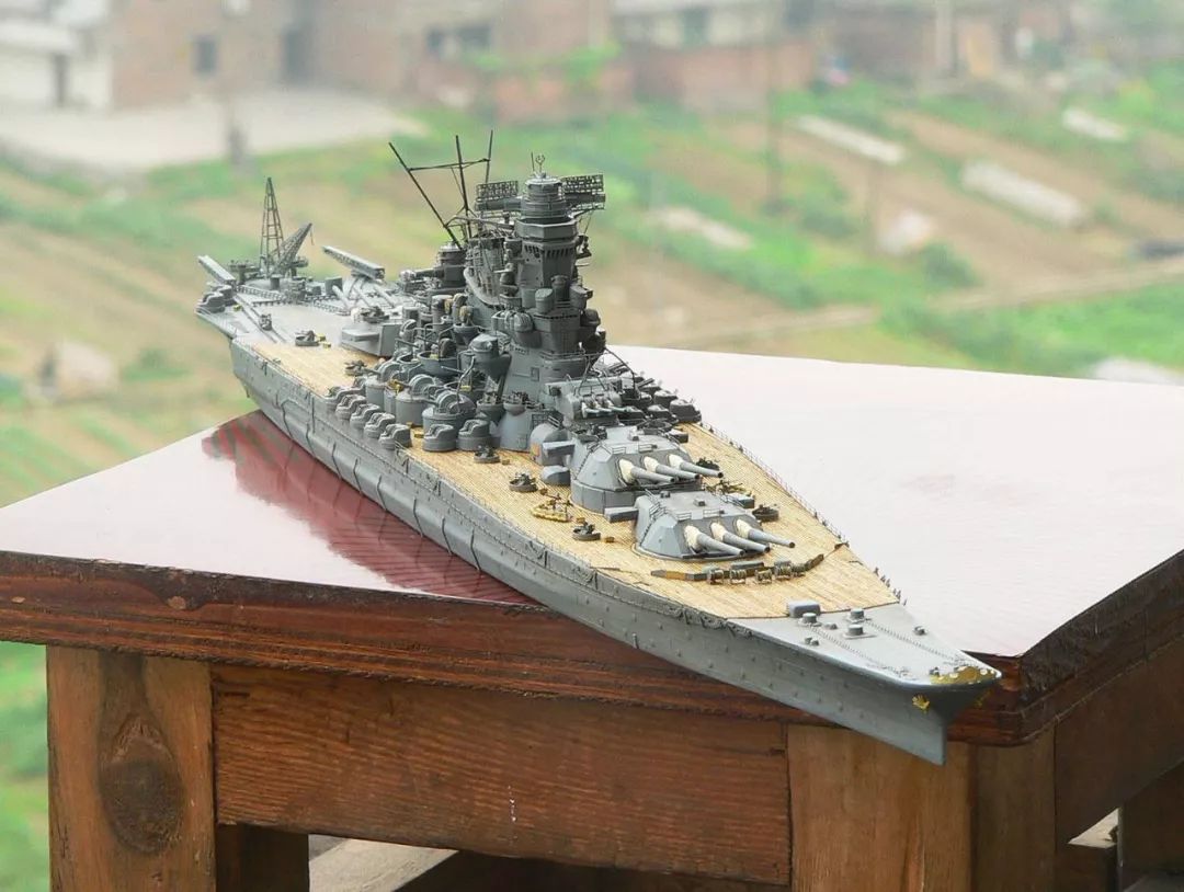 德国俾斯麦号与日本大和号战列舰都是钢铁怪物它们对决谁更强